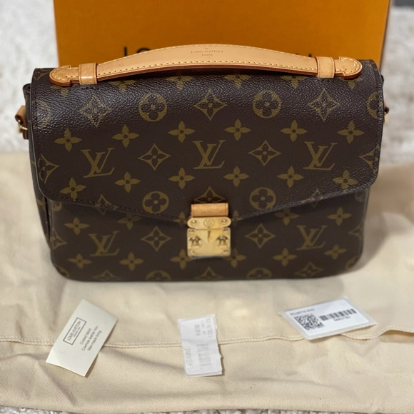 Louis Vuitton Monogram Pochette Métis - Picture 3 of 14